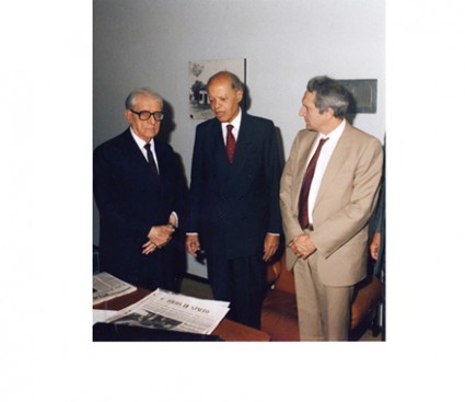 Com o senador Afonso Arinos e o deputado Nelson Carneiro, na Comissão de Regimento da Constituinte, em 1987.